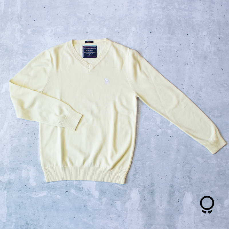 SWEATER ABERCROMBIE CUELLO V AMARILLO