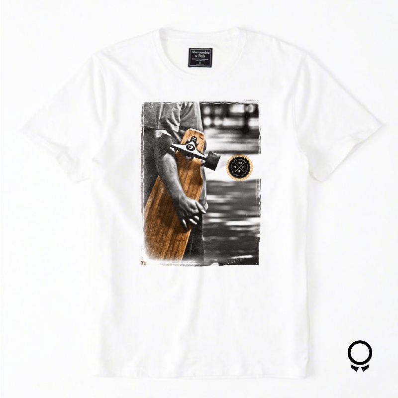 REMERA ABERCROMBIE BLANCA ESTAMPA SKATE