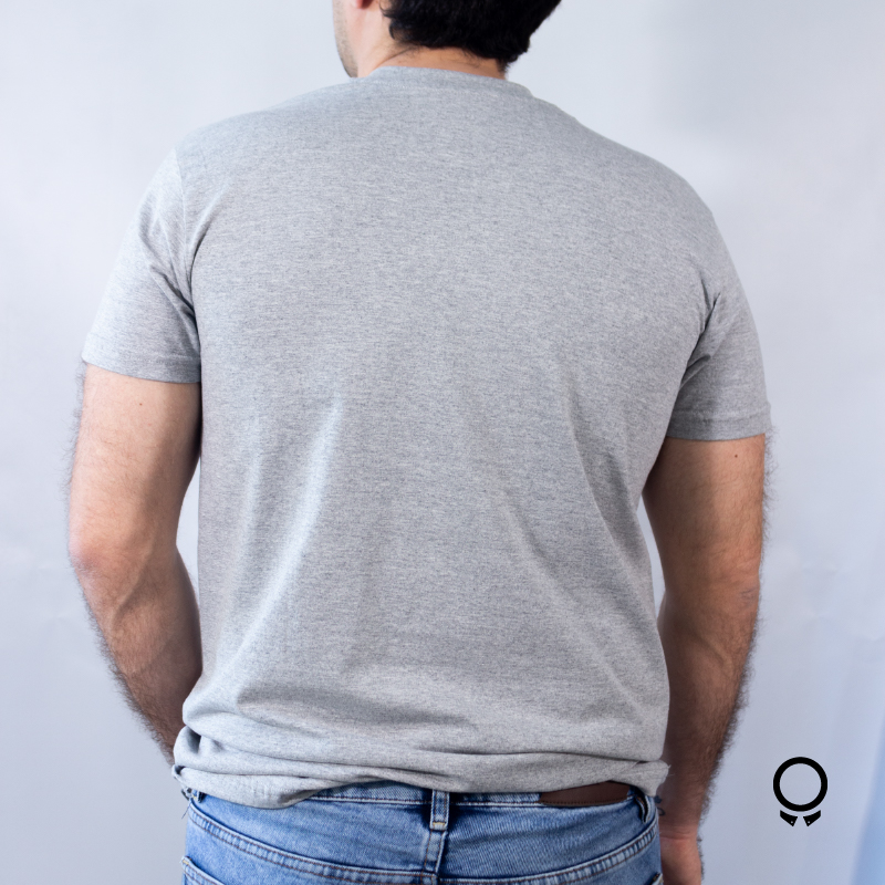 REMERA LIBERATO BASICS CUELLO V GRIS