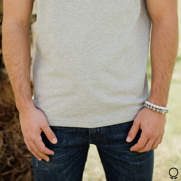 REMERA LIBERATO BASICS CUELLO V GRIS