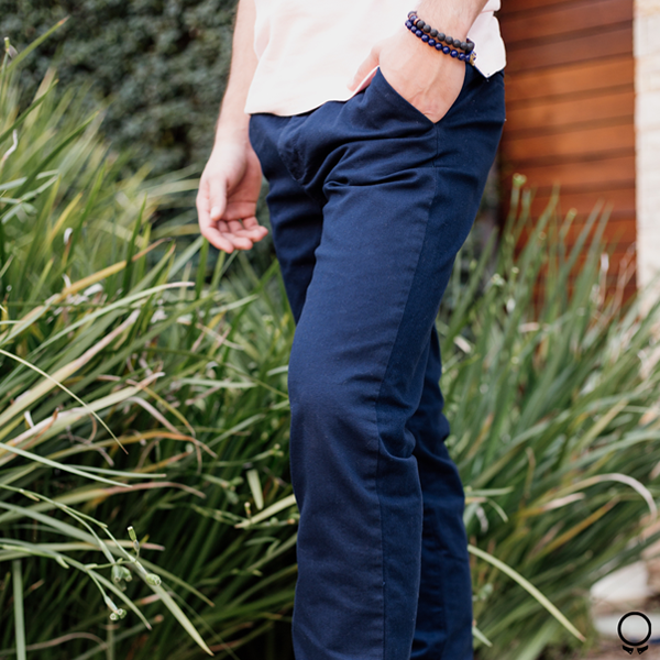 PANTALON LIBERATO BASICS CHINO AZUL