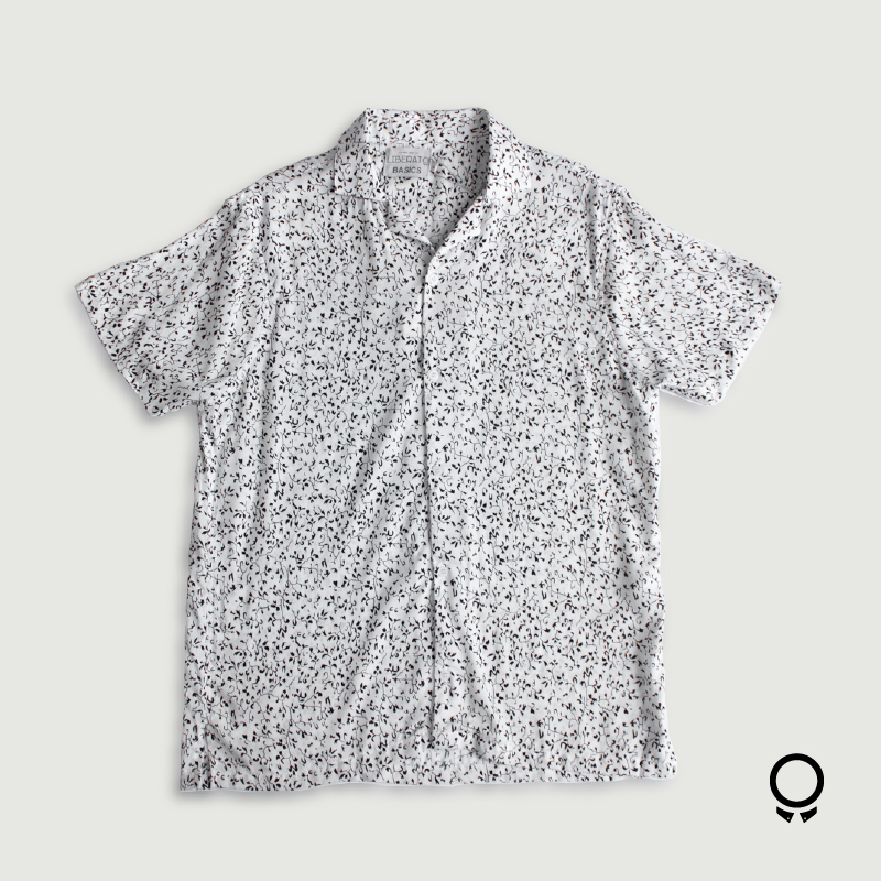 CAMISA LIBERATO BASICS MANGAS CORTAS PLAYERA FLORES NEGRAS