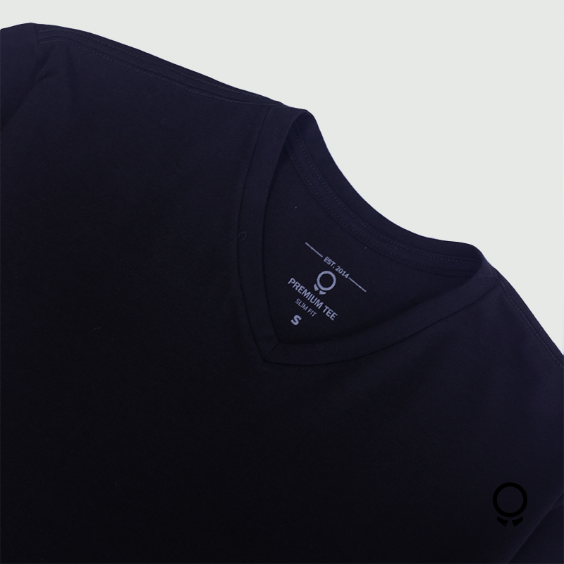 REMERA LIBERATO BASICS PREMIUM TEE V NEGRA