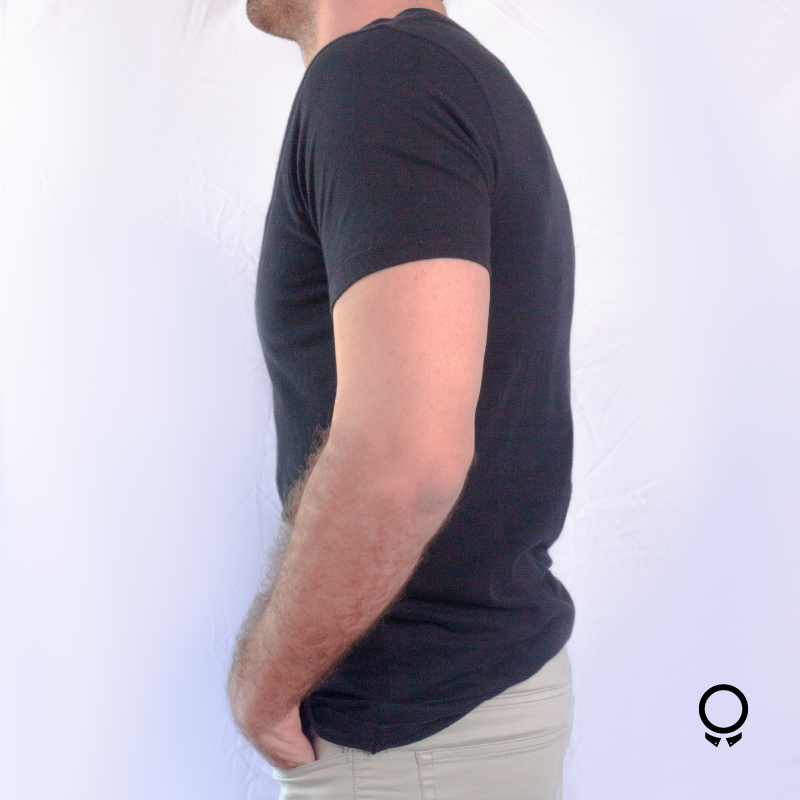 REMERA LIBERATO BASICS PREMIUM TEE V NEGRA