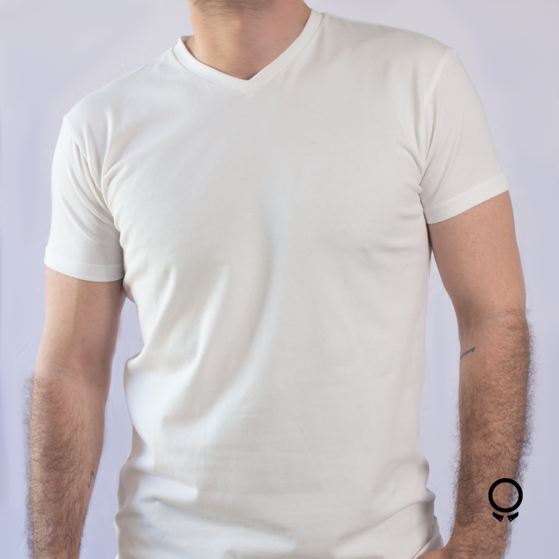 REMERA LIBERATO BASICS PREMIUM TEE V BLANCA