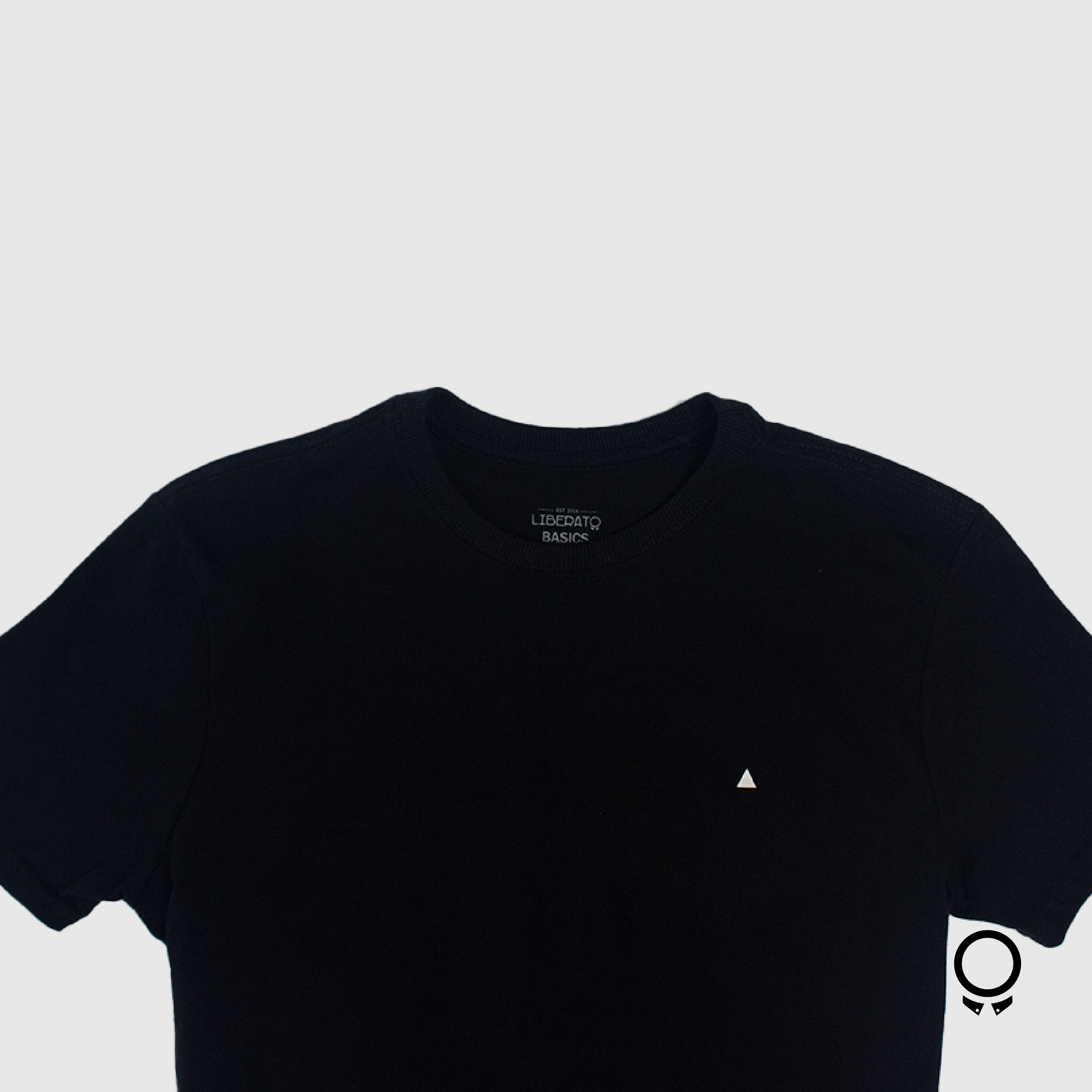 REMERA LIBERATO BASICS NEGRA REGULAR FIT