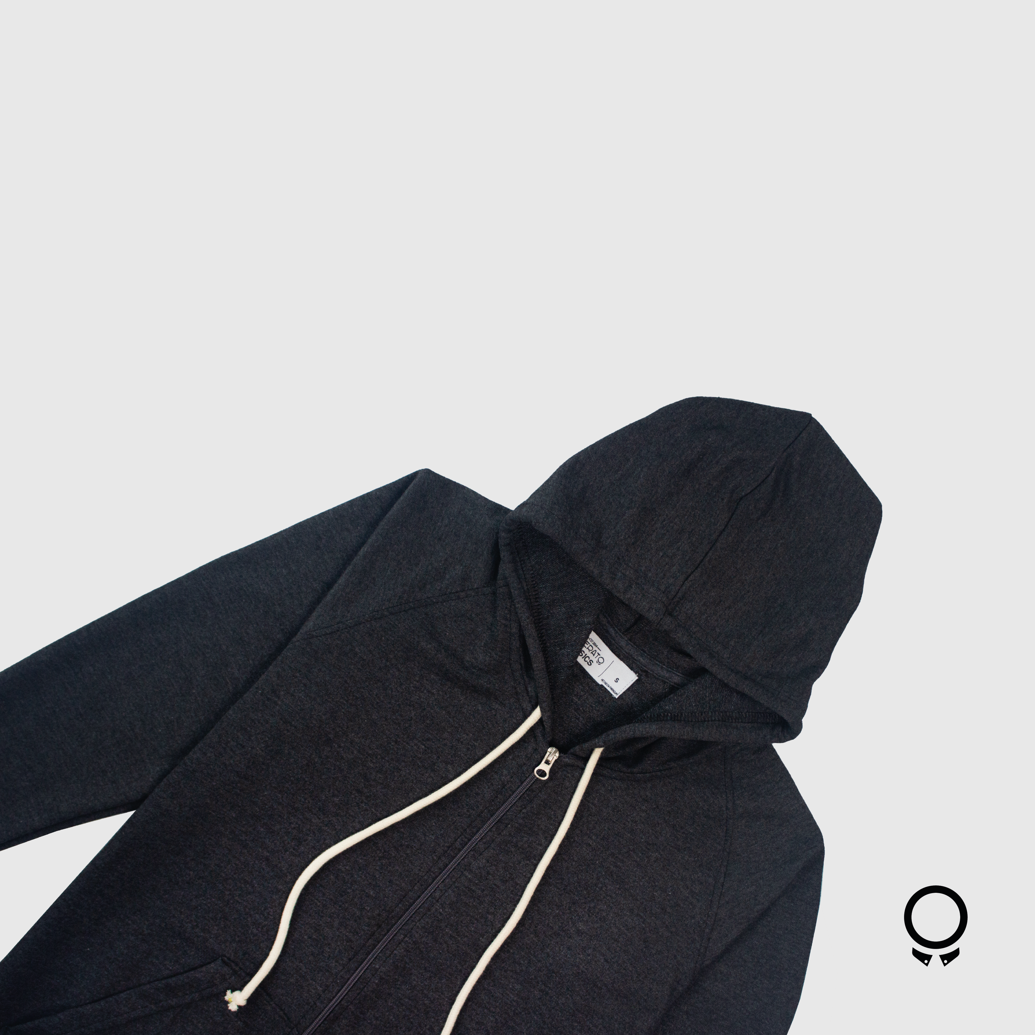 CAMPERA LIBERATO BASICS GRIS OSCURO