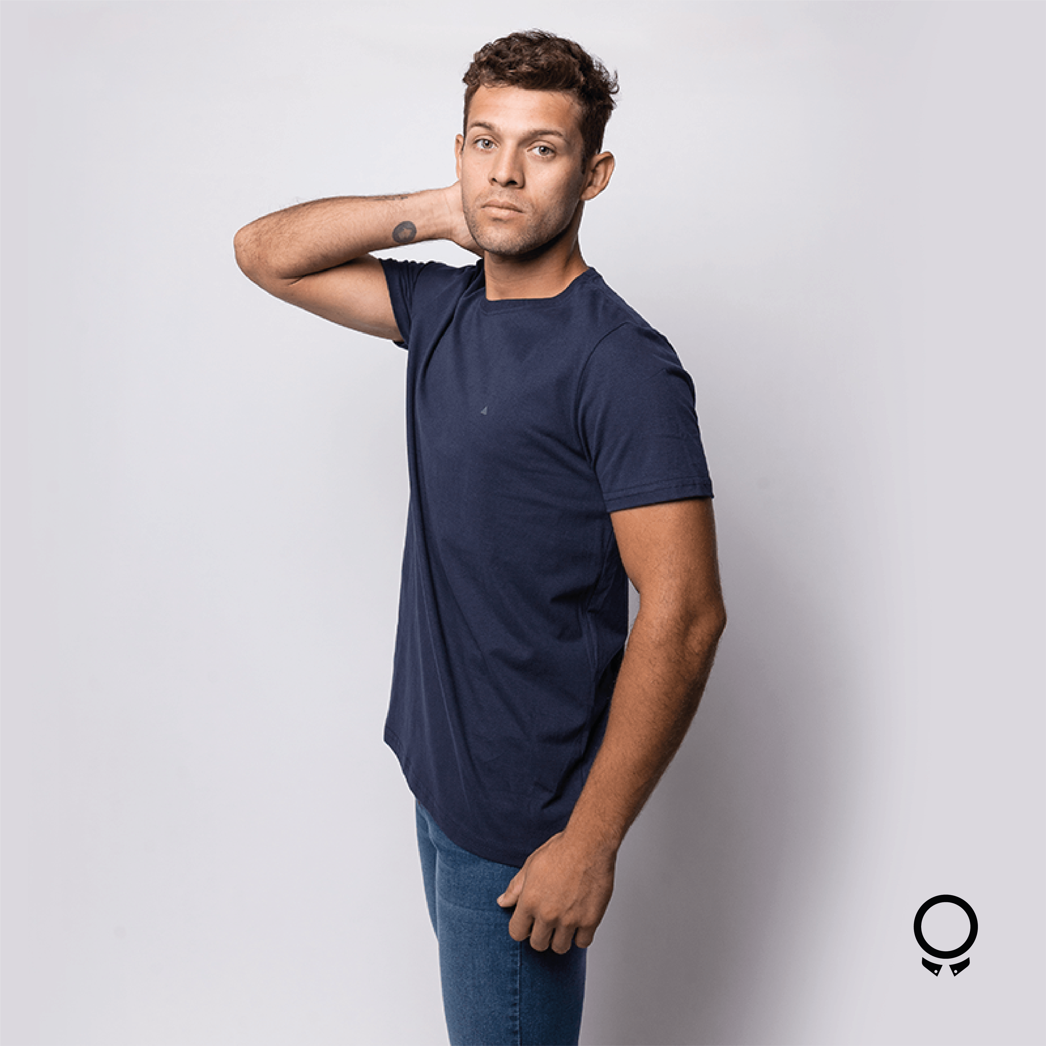 REMERA LIBERATO BASICS REGULAR FIT AZUL LOGO AL TONO