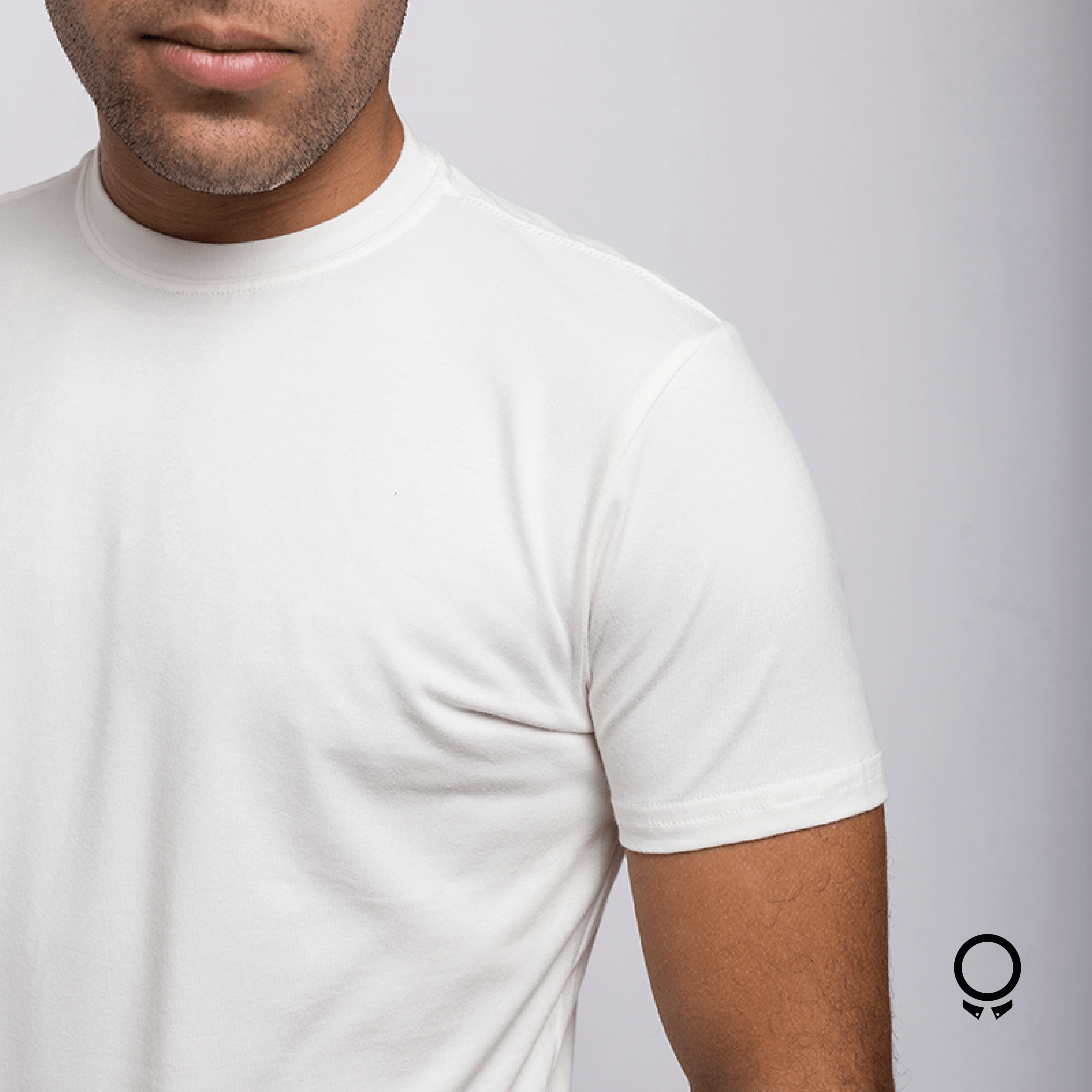 REMERA LIBERATO BASICS PREMIUM TEE BLANCA