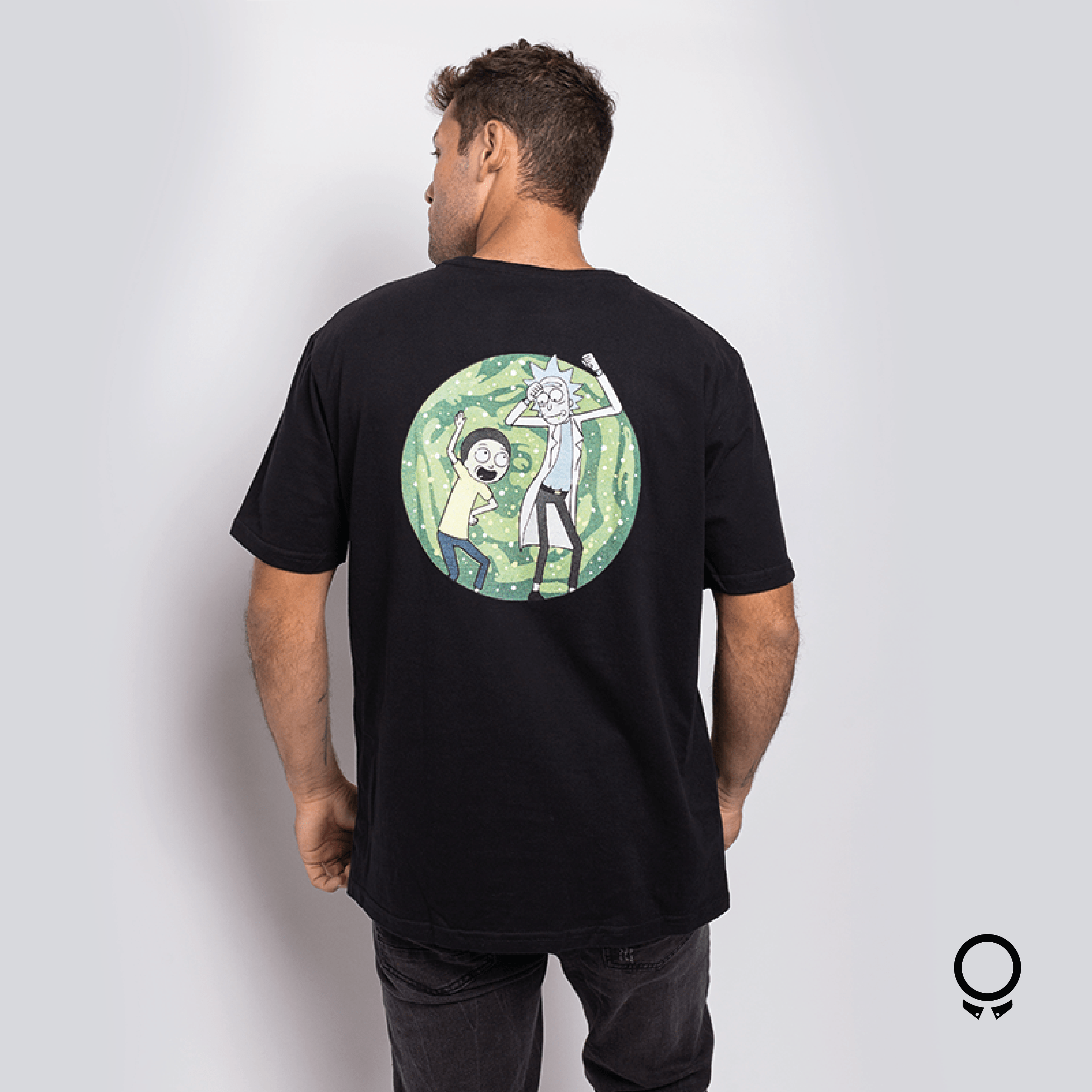 REMERA LIBERATO BASICS OVERSIZED  NEGRA RICK AND MORTY