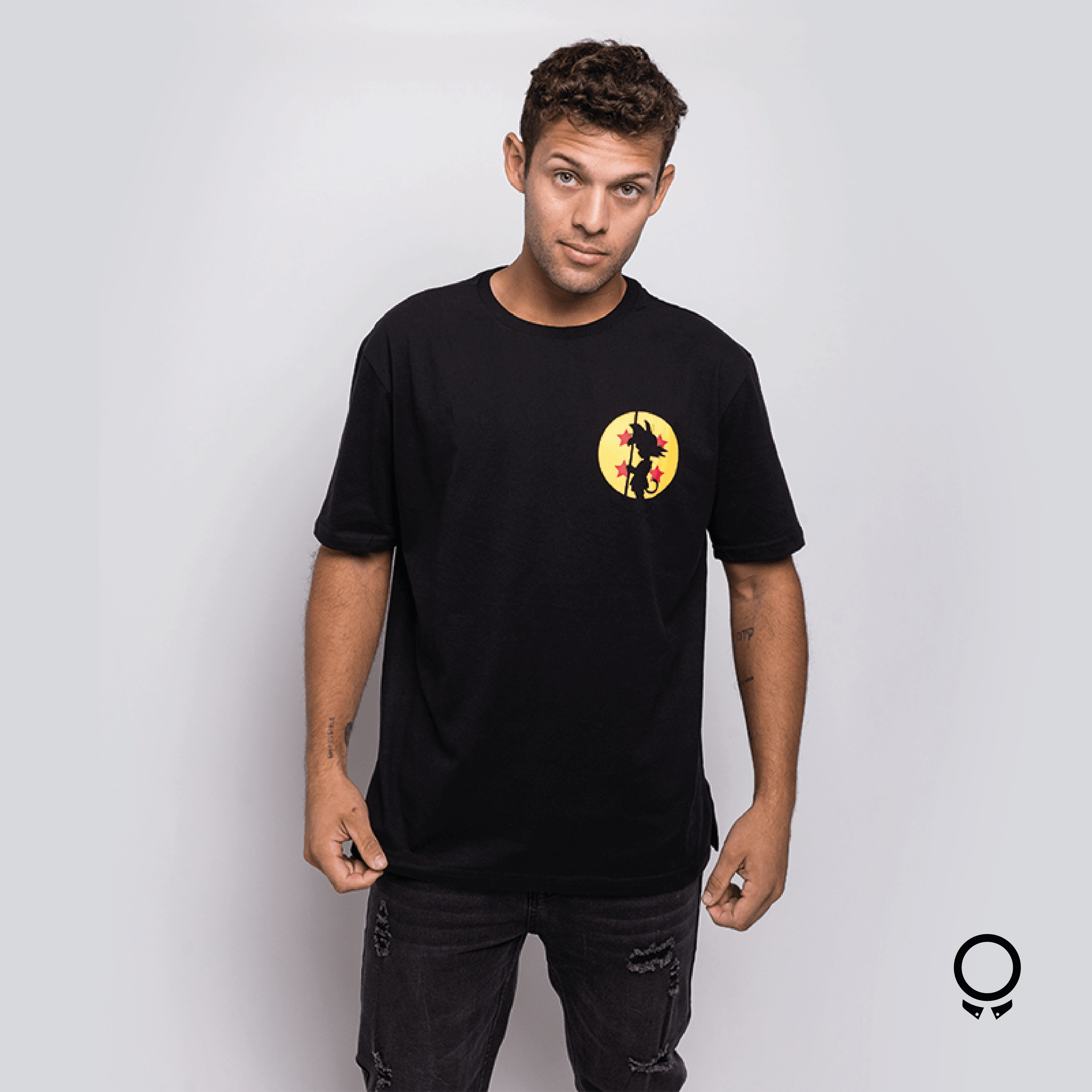 REMERA LIBERATO BASICS OVERSIZED NEGRA GOKU 4 ESTRELLAS