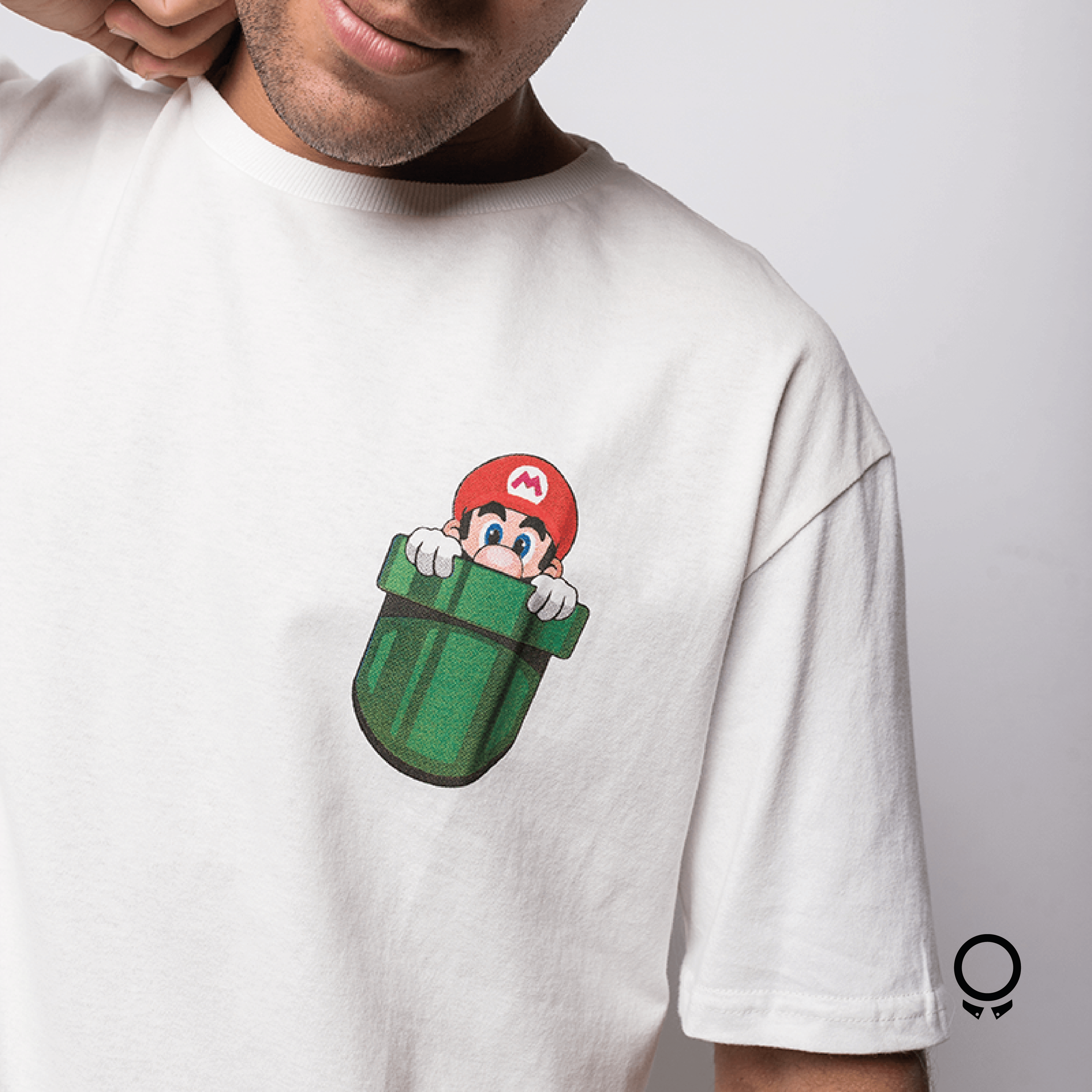 REMERA LIBERATO BASICS OVERSIZED BLANCA MARIO BROS