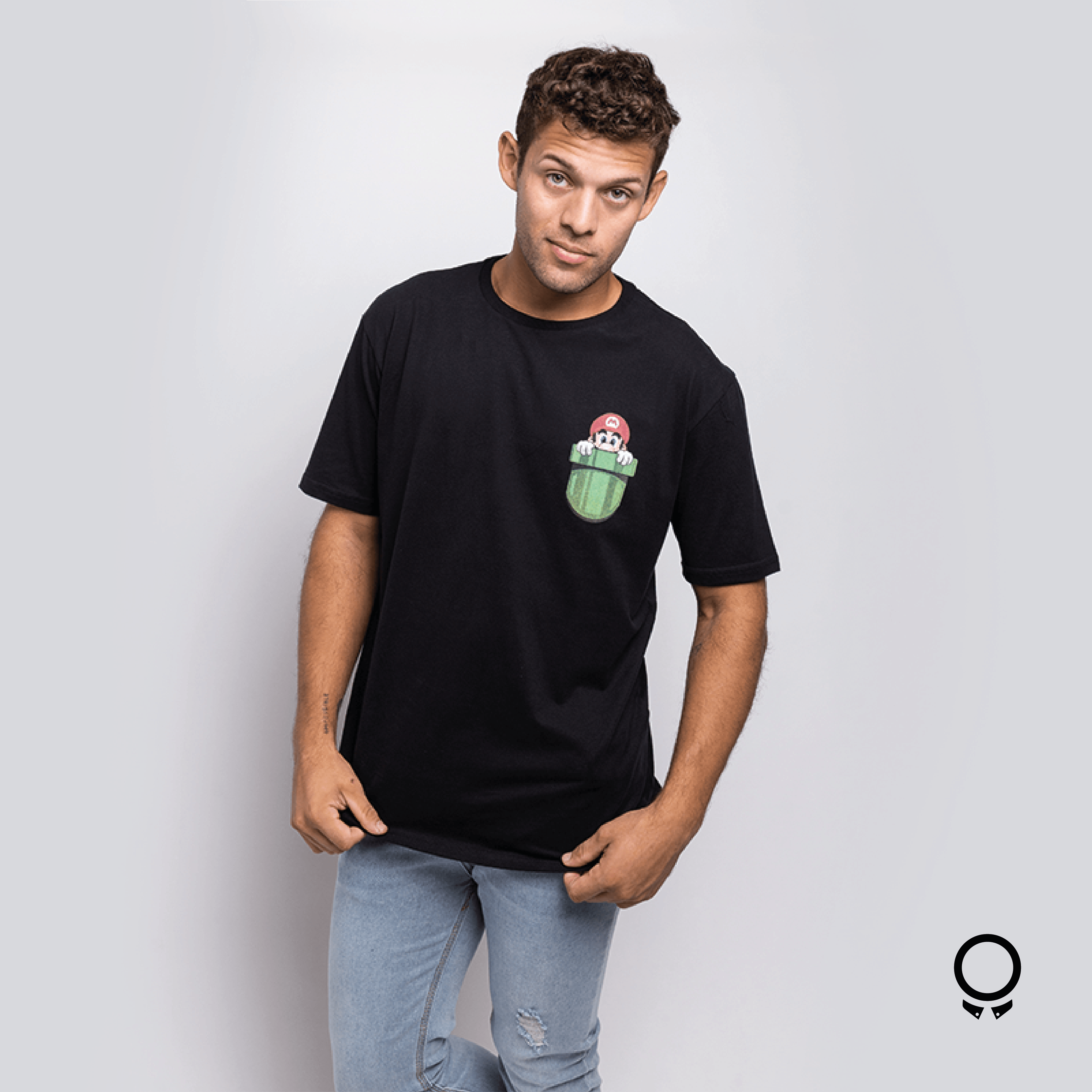 REMERA LIBERATO BASICS OVERSIZED NEGRA MARIO BROS