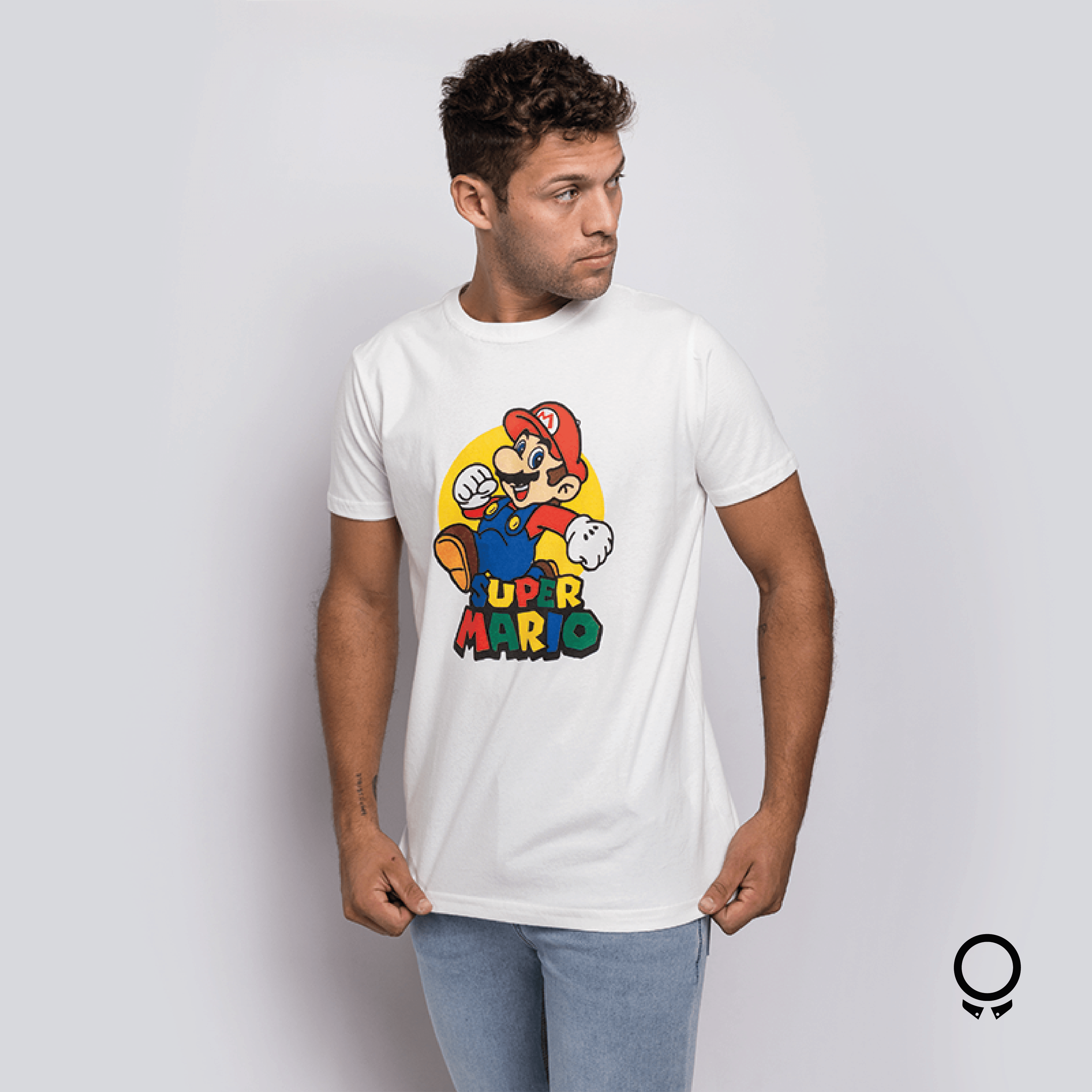 REMERA LIBERATO BASICS REGULAR FIT BLANCA SUPER MARIO