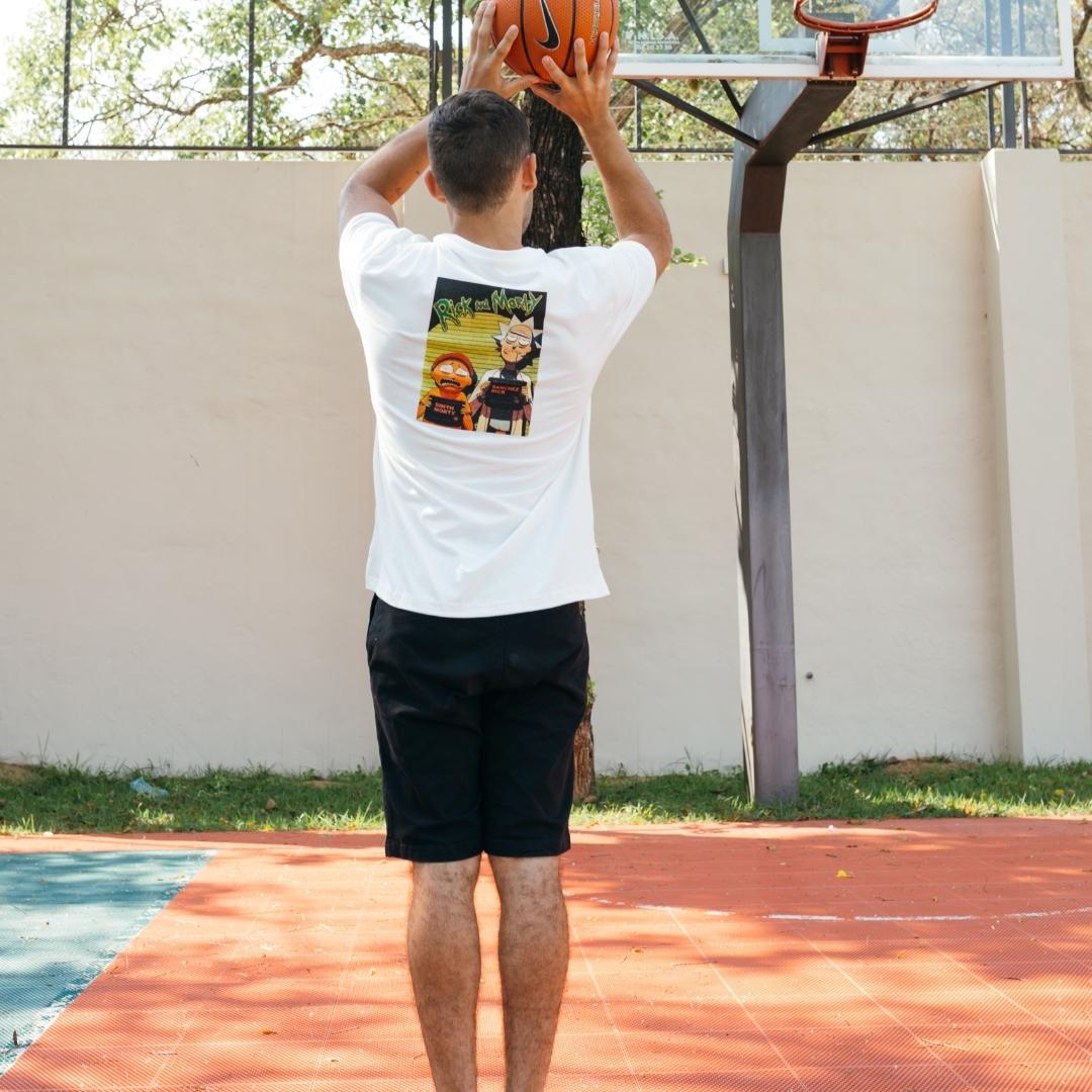 REMERA LIBERATO BASICS OVERSIZED BLANCA RICK AND MORTY