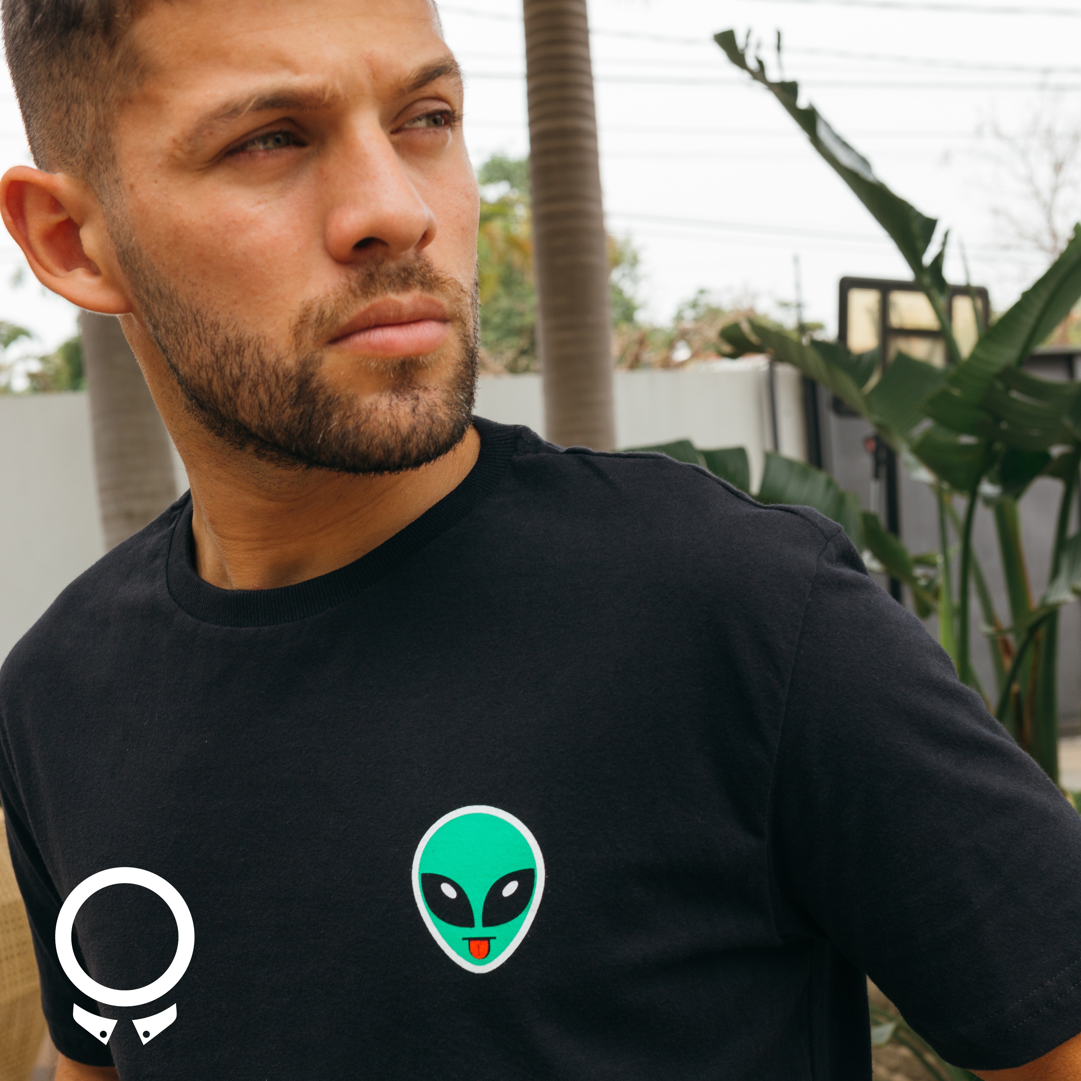 REMERA LIBERATO BASICS OVERSIZED NEGRA MARTIAN