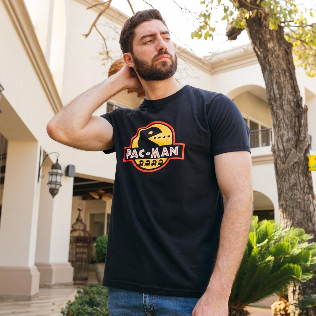 REMERA LIBERATO BASICS REGULAR FIT NEGRA PAC MAN