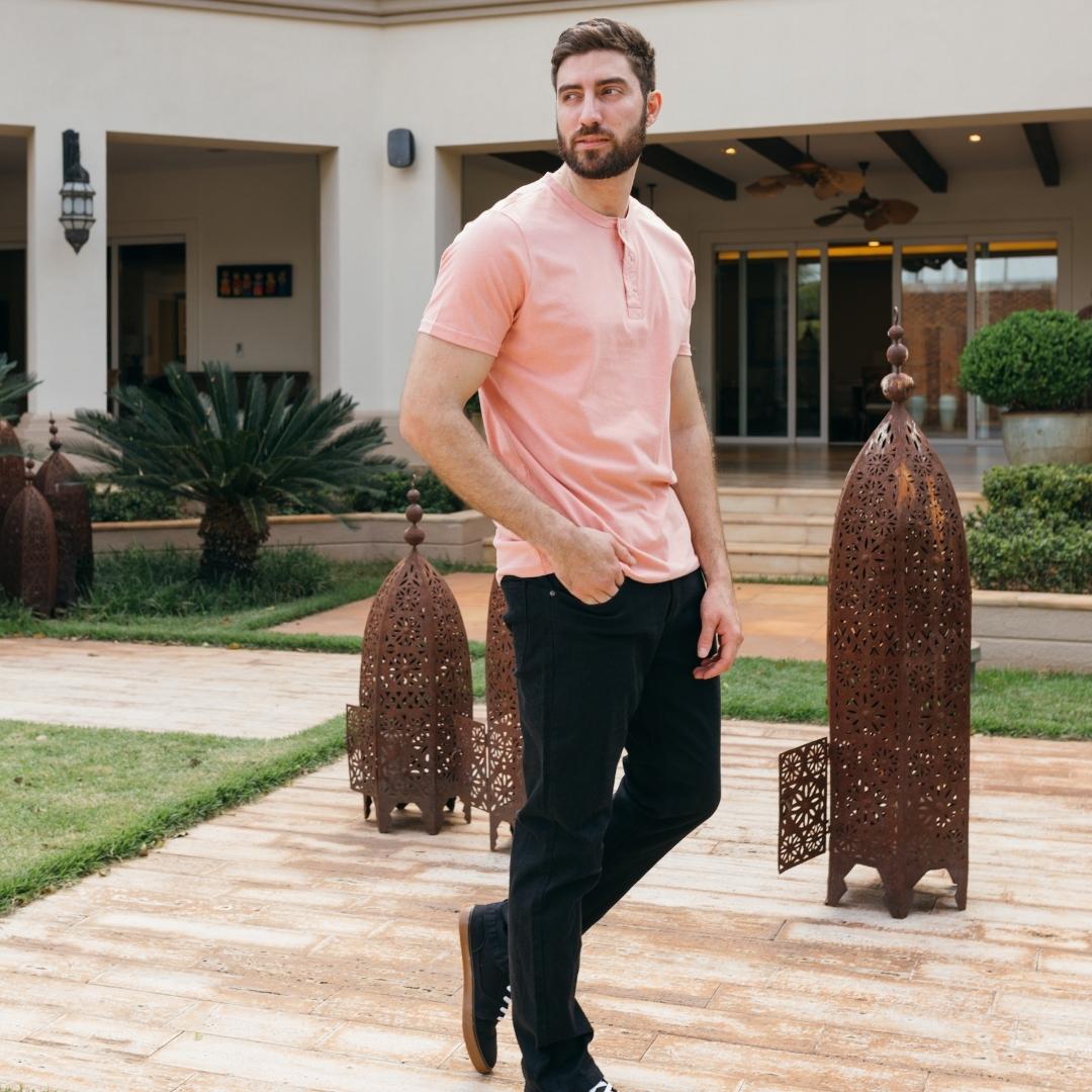 REMERA LIBERATO BASICS HENLEY ROSADA RELIEVE AL TONO