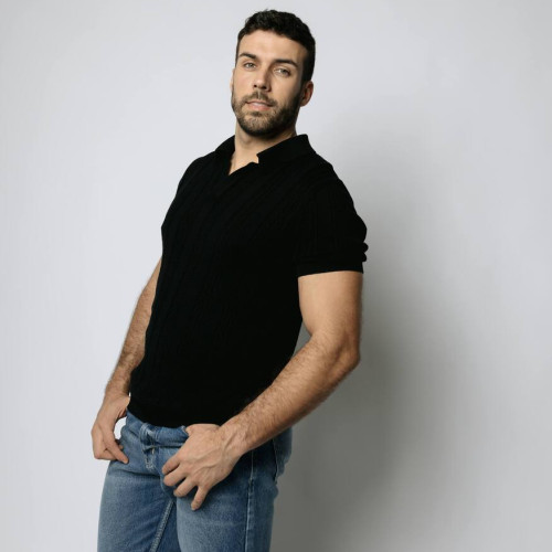 REMERA ABERCROMBIE JOHNNY COLLAR NEGRA