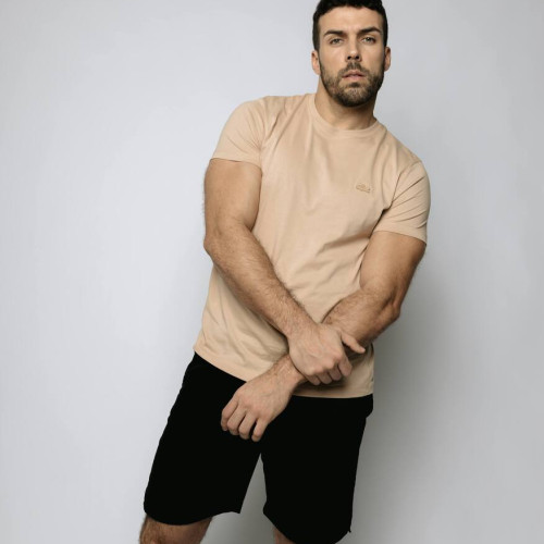 REMERA LACOSTE CUELLO REDONDO PARIS BEIGE
