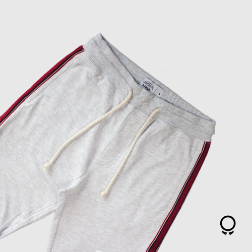 JOGGER LIBERATO BASICS GRIS CLARO CINTA ROJA