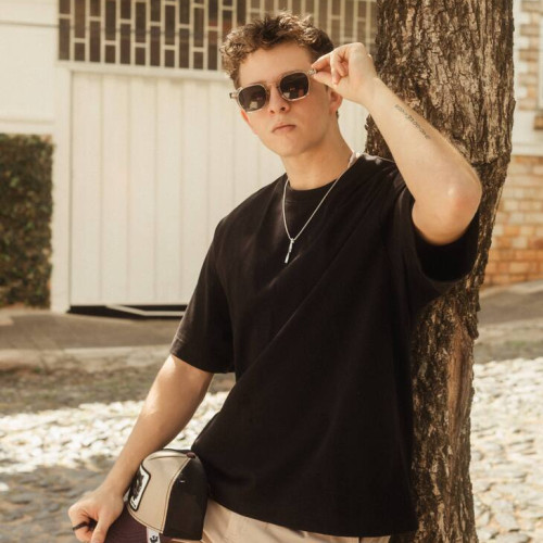 REMERA BOXY FIT PREMIUM 250GSM LIBERATO BASICS NEGRA