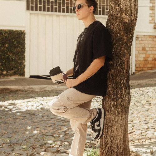 REMERA BOXY FIT PREMIUM 250GSM LIBERATO BASICS NEGRA