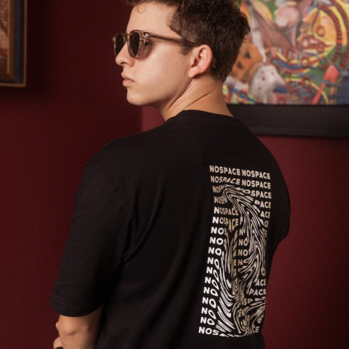 REMERA LIBERATO BASICS OVERSIZE NEGRA NOSPACE