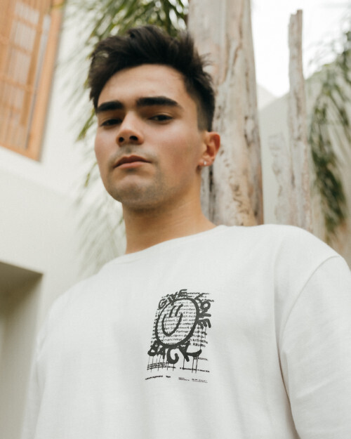 REMERA LIBERATO BASICS OVERSIZE PREMIUM 250GSM MARFIL GIVE LOVE BACK