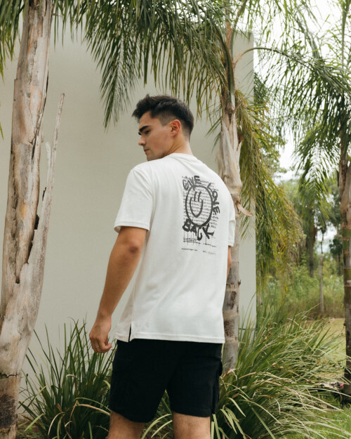 REMERA LIBERATO BASICS OVERSIZE PREMIUM 250GSM MARFIL GIVE LOVE BACK