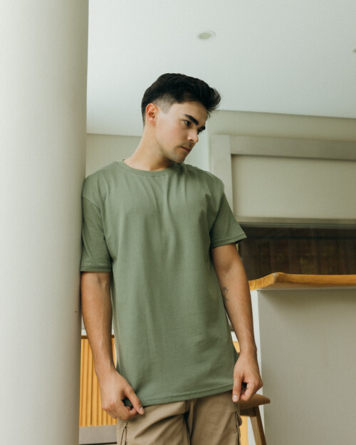 REMERA LIBERATO BASICS OVERSIZE VERDE