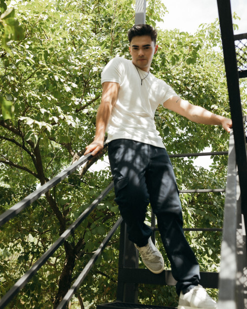 REMERA LIBERATO BASICS OVERSIZE MARFIL