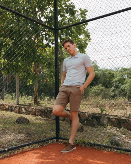 REMERA LIBERATO BASICS CUELLO POLO CELESTE