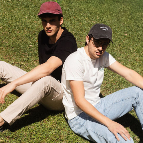 REMERA LIBERATO BASICS REGULAR FIT  MARFIL FEELING LUCKY