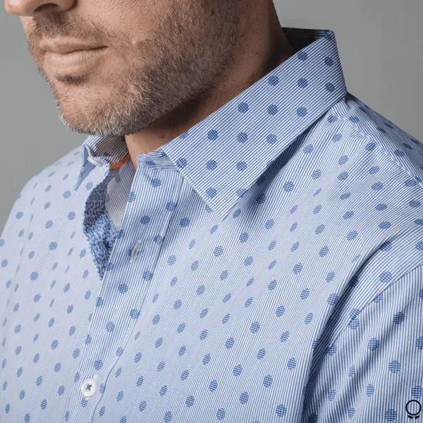 CAMISA CASUAL PERRY ELLIS  MANGAS LARGAS  MOTAS CELESTE