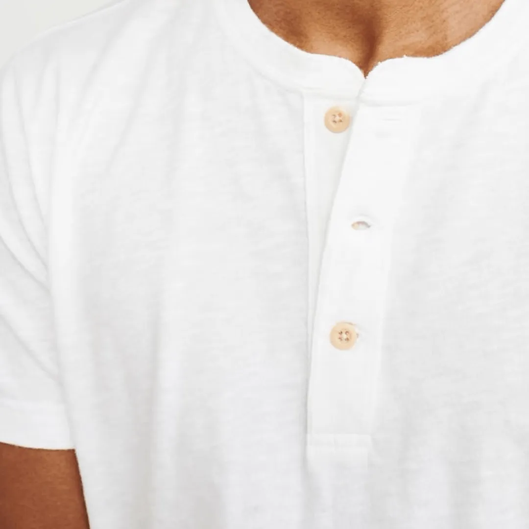 REMERA ABERCROMBIE CUELLO HENLEY  BLANCA