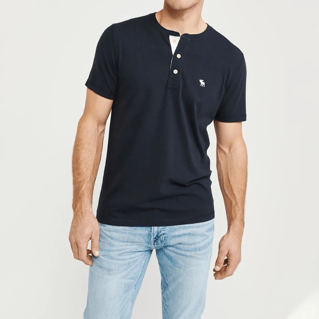 REMERA ABERCROMBIE CUELLO HENLEY  AZUL