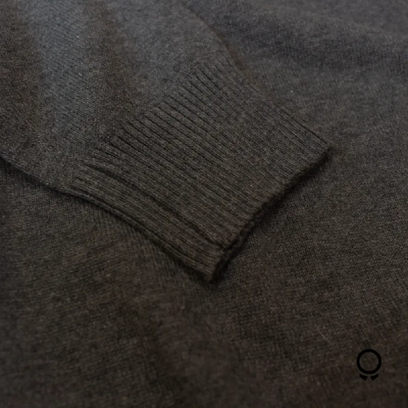 SWEATER CUELLO REDONDO GRIS OSCURO