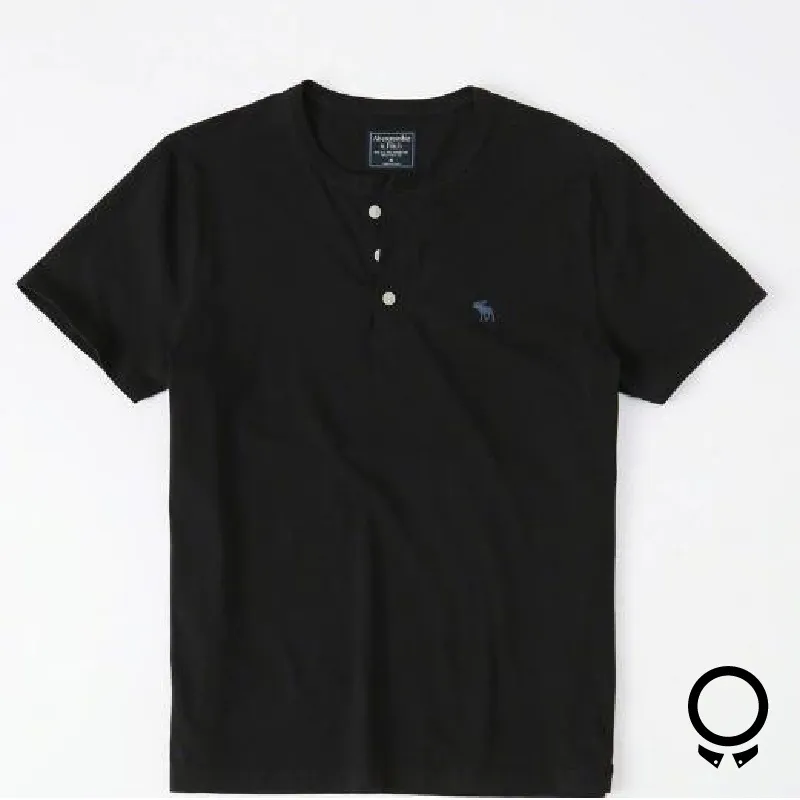 REMERA ABERCROMBIE MANGAS CORTAS CUELLO HENLEY NEGRA