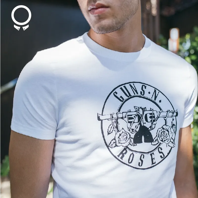 REMERA ABERCROMBIE BLANCA ESTAMPA GUNS AND ROSES