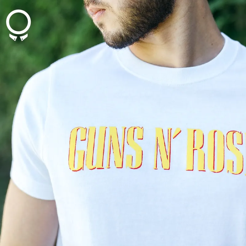REMERA ABERCROMBIE BLANCA ESTAMPA GUNS ROSE AMARILLO