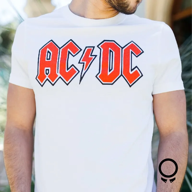 REMERA ABERCROMBIE BLANCA ESTAMPA ACDC ROJA