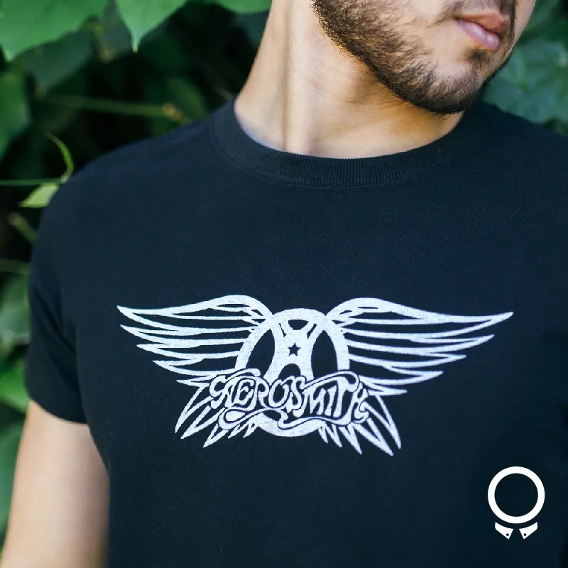 REMERA ABERCROMBIE NEGRA ESTAMPA AEROSMITH