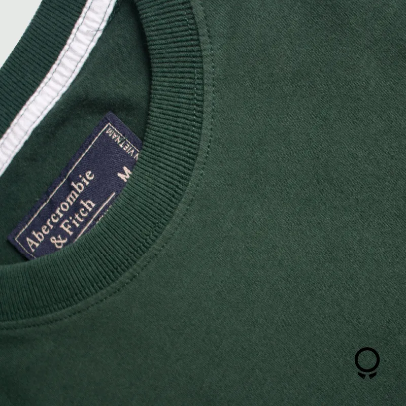 REMERA ABERCROMBIE CUELLO REDONDO VERDE LOGO BLANCO