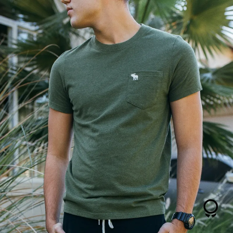 REMERA ABERCROMBIE CUELLO REDONDO CON BOLSILLO VERDE