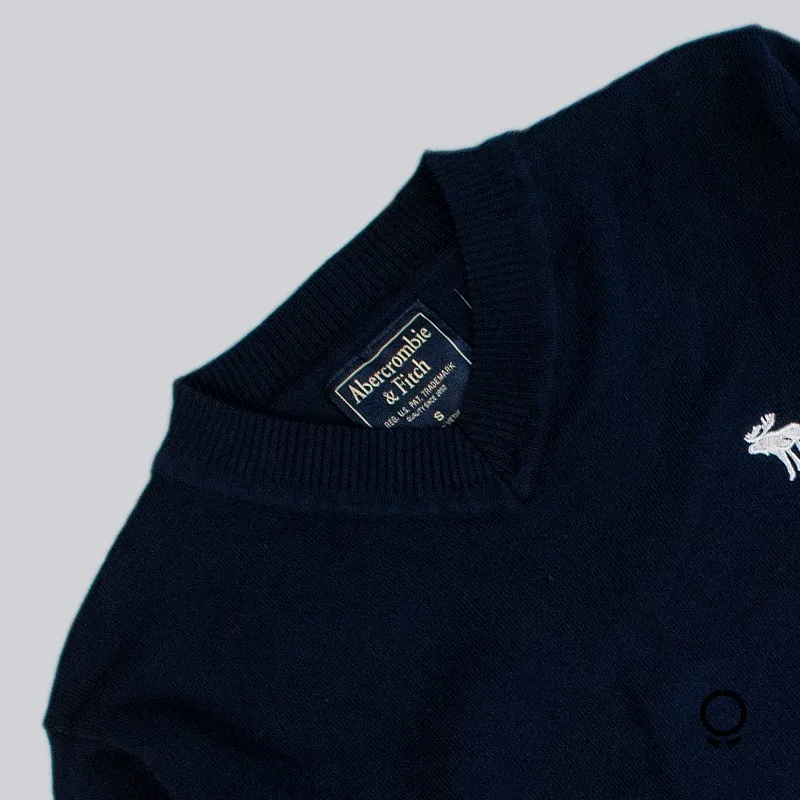 SWEATER ABERCROMBIE CUELLO V AZUL MARINO