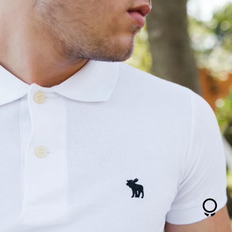 REMERA ABERCROMBIE CUELLO POLO BLANCO