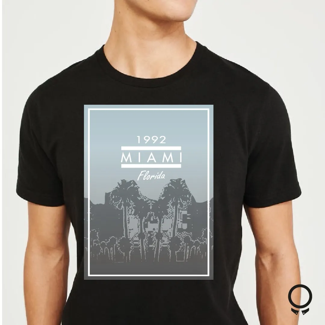 REMERA ABERCROMBIE NEGRA ESTAMPA MIAMI