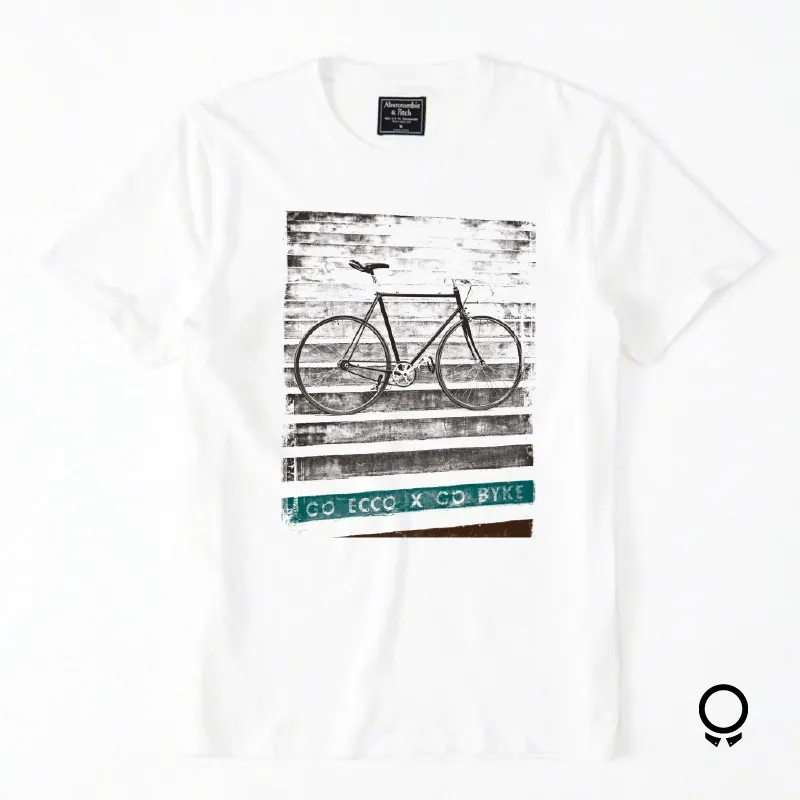 REMERA ABERCROMBIE BLANCA ESTAMPA GO ECCO X CO BIKE