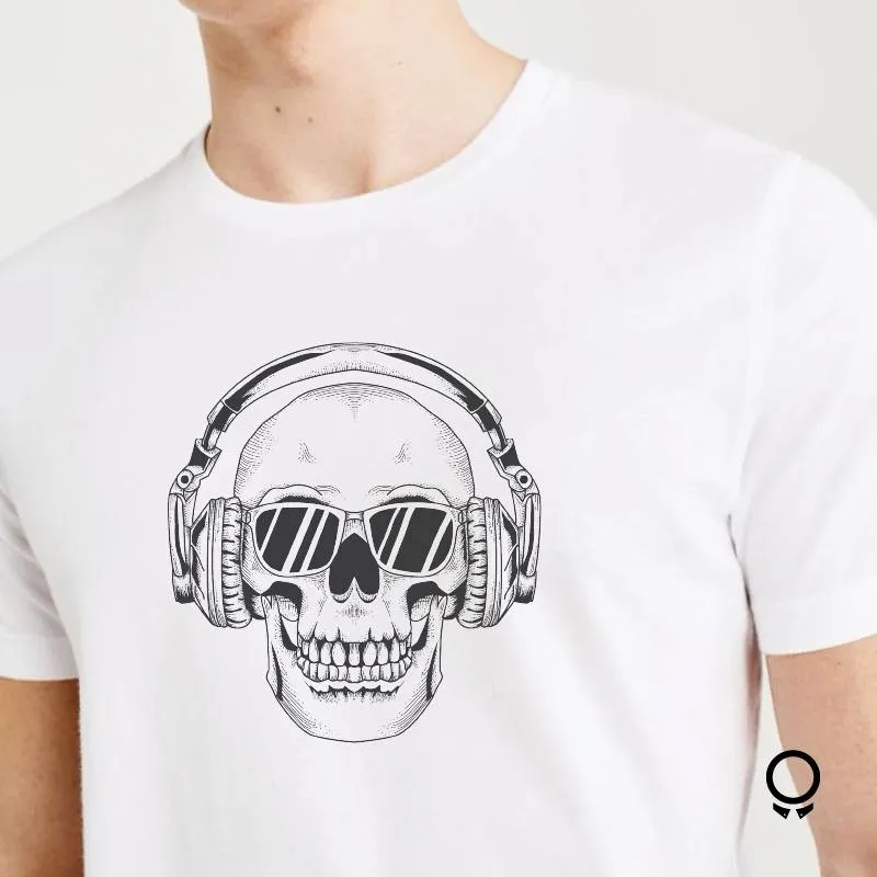 REMERA ABERCROMBIE BLANCA CALAVERA